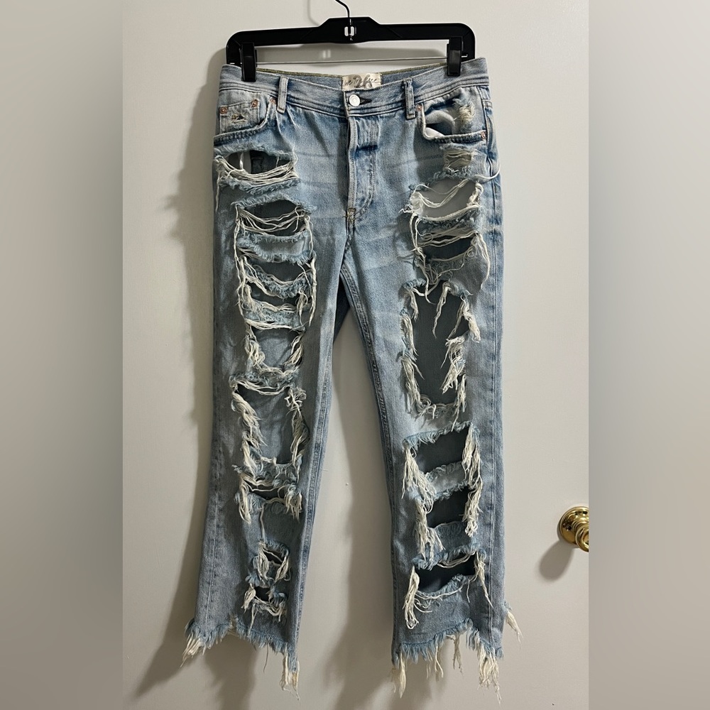 Free people distressed Maggie jeans - size 26